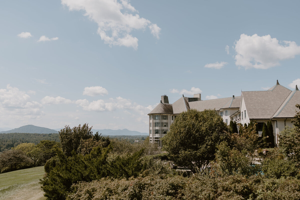 The inn on biltmore estate overlooking blue ridge mountains