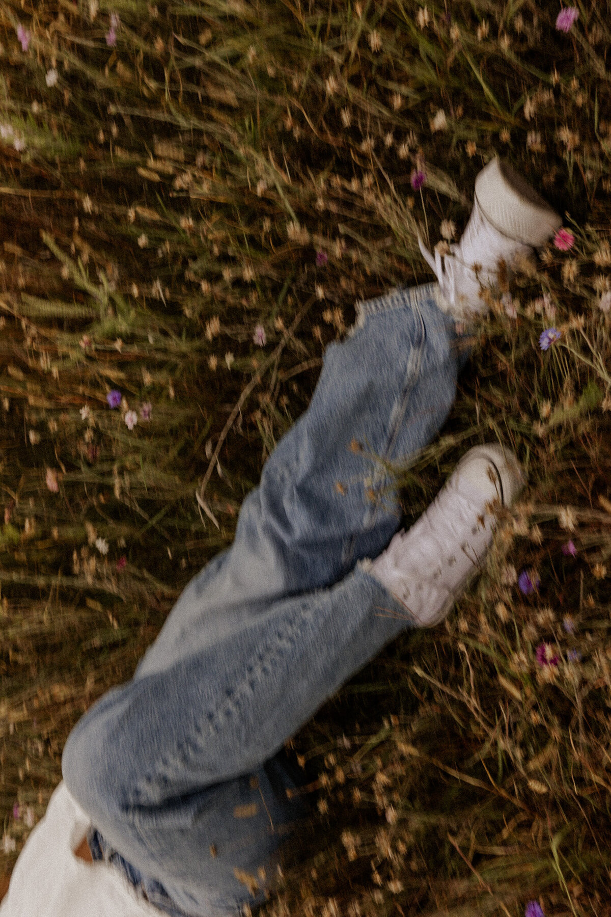 Portrait Detail Photo in a flower field 