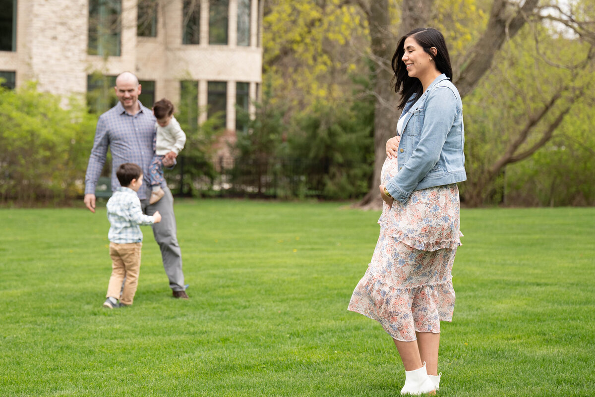 Quarton-Lake-Maternity-2-kids-Royal-Oak-April 20, 2024-DSC_6328