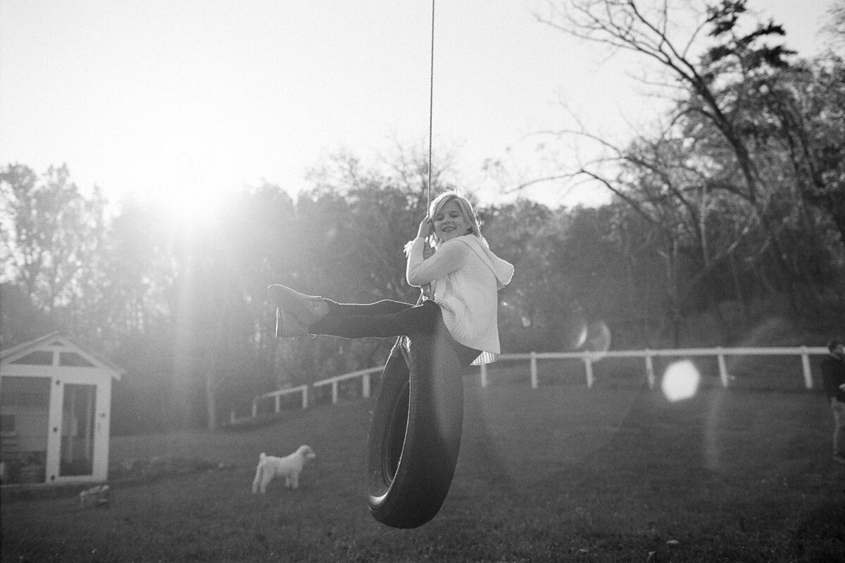 fall-family-photos-at-home-crozet-virginia-amy-nicole-photography-0102