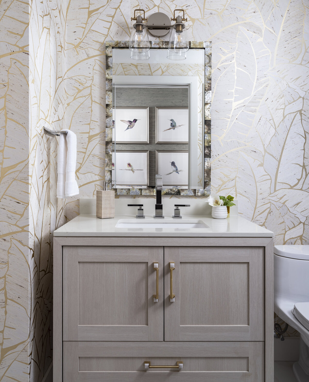 Guest 2 Bath-027-003-3393x4200