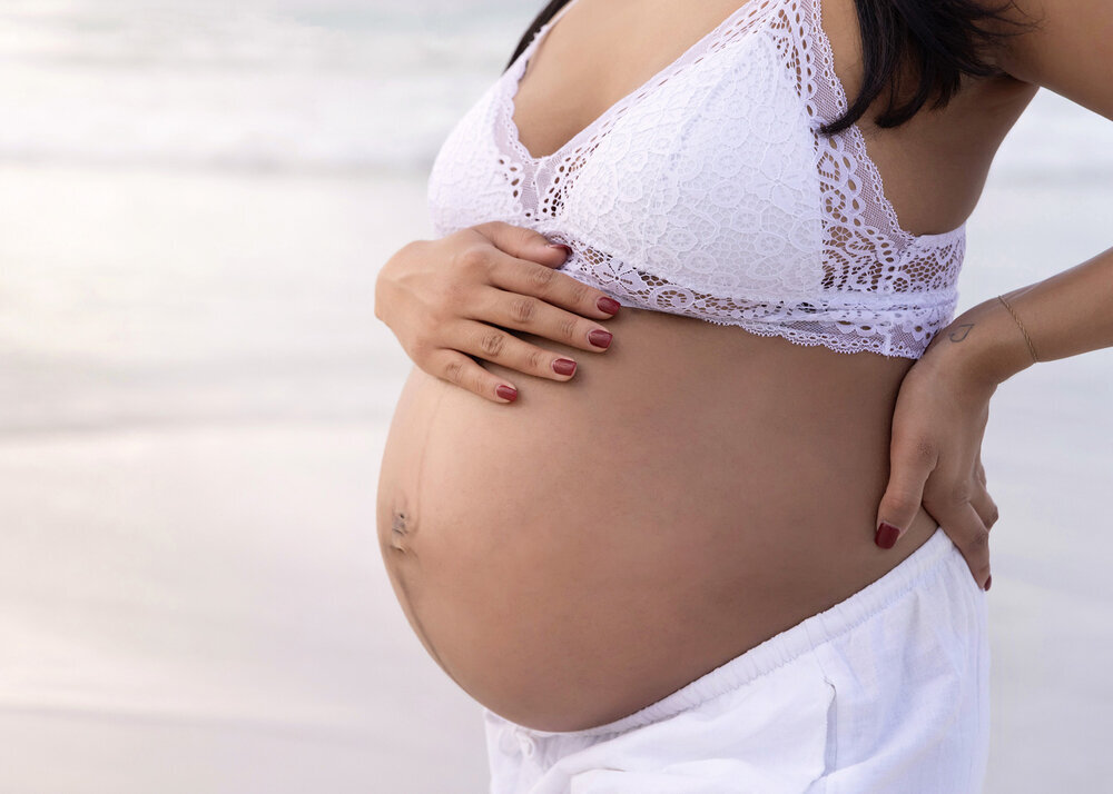 MATERNITY_PREGNANTWOMAN_BEACHSUNSETBABYBUMP
