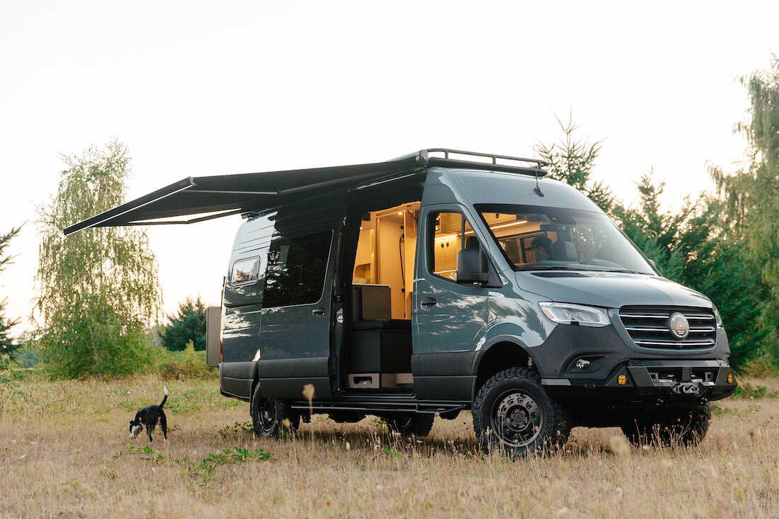 1_PawPrintsPitStops250918_BMV_SlowFastcreative_0990