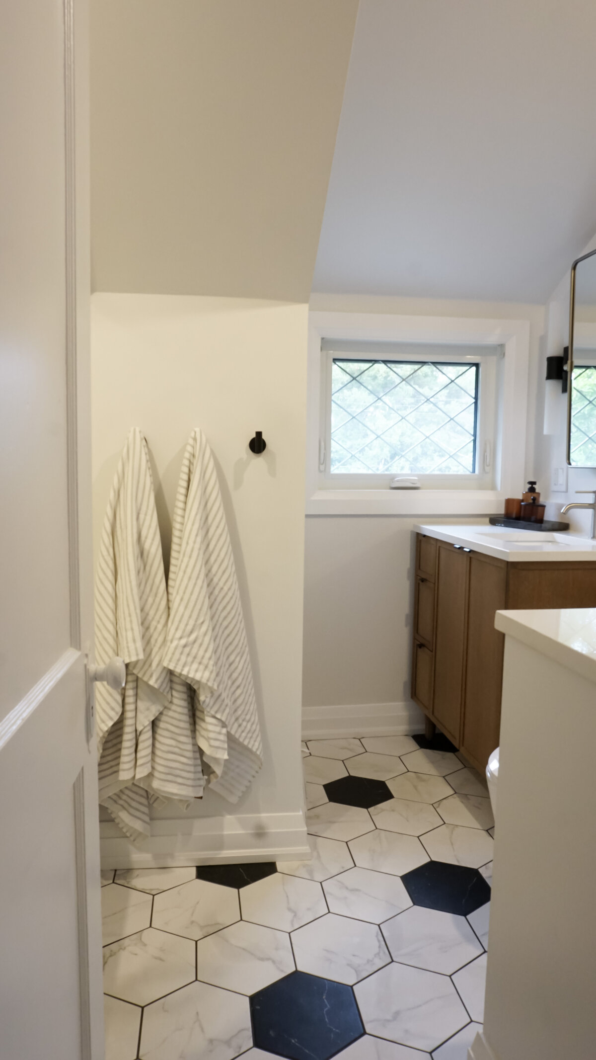 Ottawa Main Bath 1-2