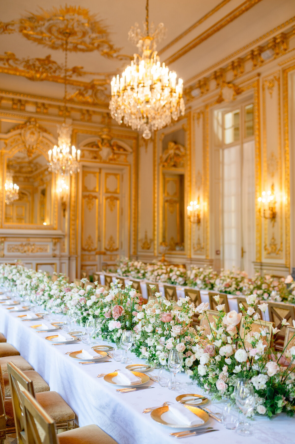 photographe-mariage-paris-shangri-la-decoration-florale-luxe Paris-Tour-Eiffel