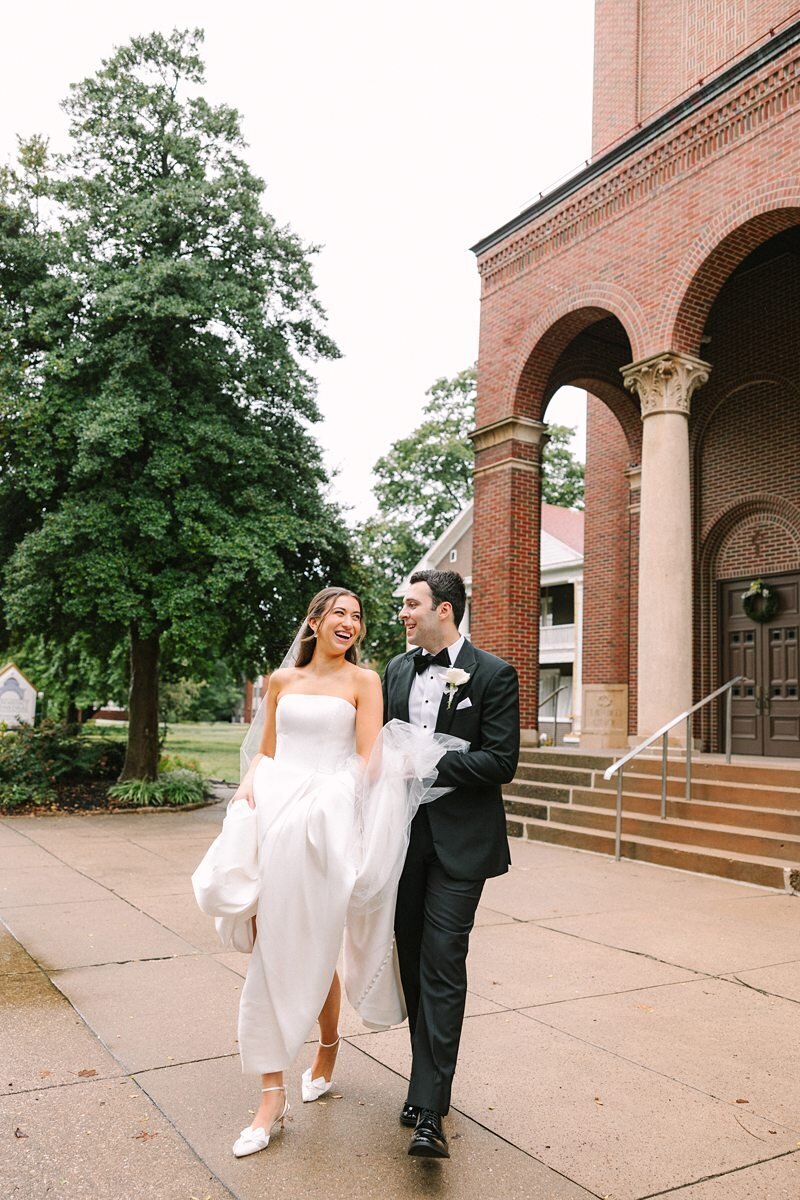bride-and-groom-portrait-st-benedicts-church-evansville24