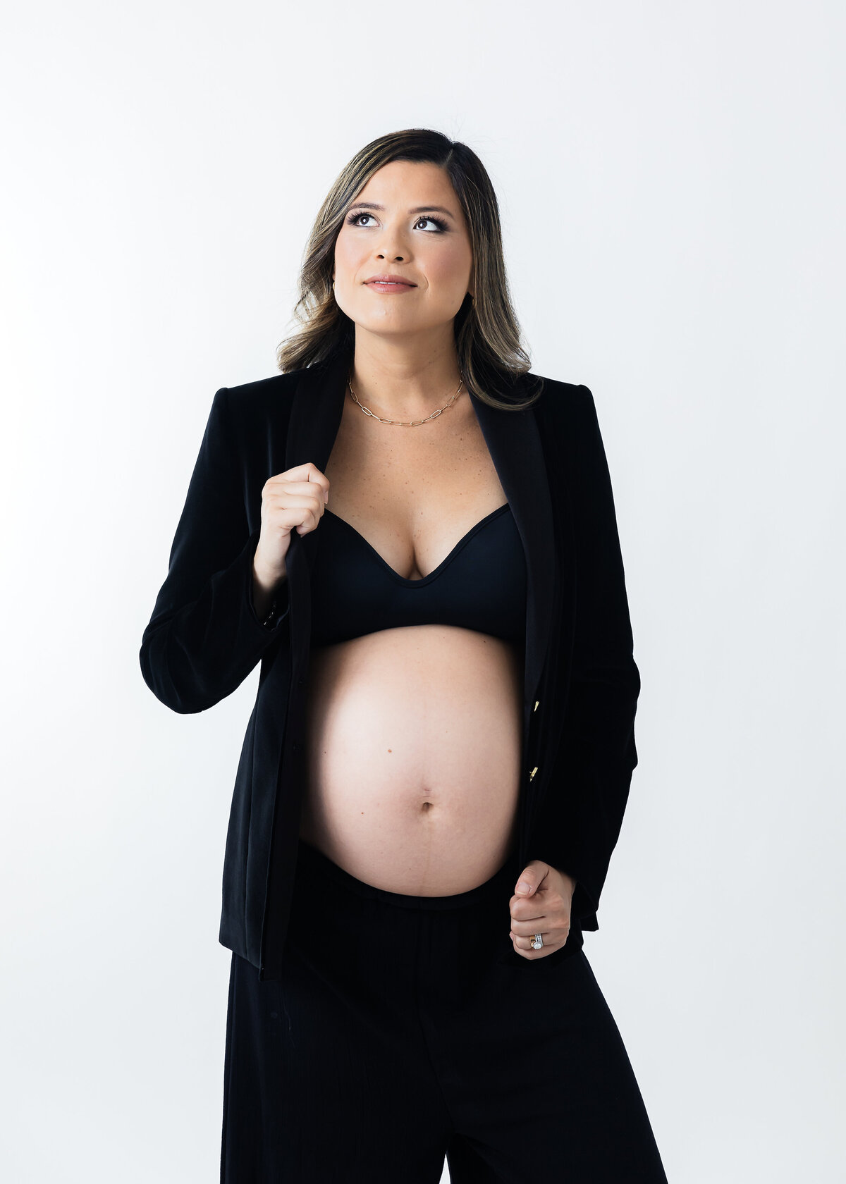 Maternity portrait at Allison Reilly's Union County, NJ photo studio.