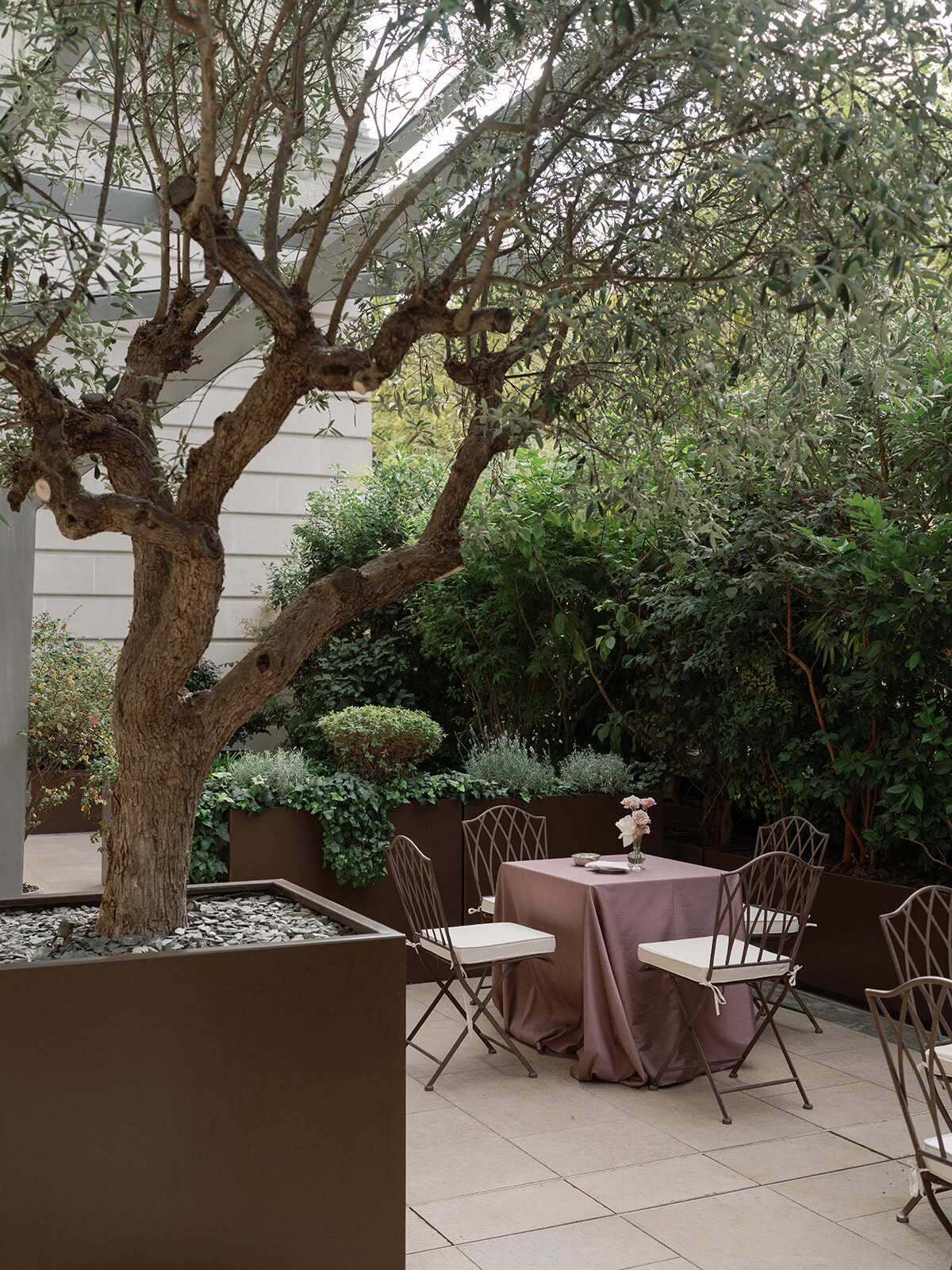 Jennifer Fox Weddings American wedding planning & design agency in Paris, crafting luxury weddings at The Peninsula Paris, a luxury hotel in Paris Jenny Quicksall Photography_A+S Wedding-45