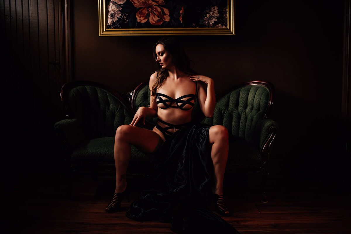 lindsey-m-boudoir-ottawa-749