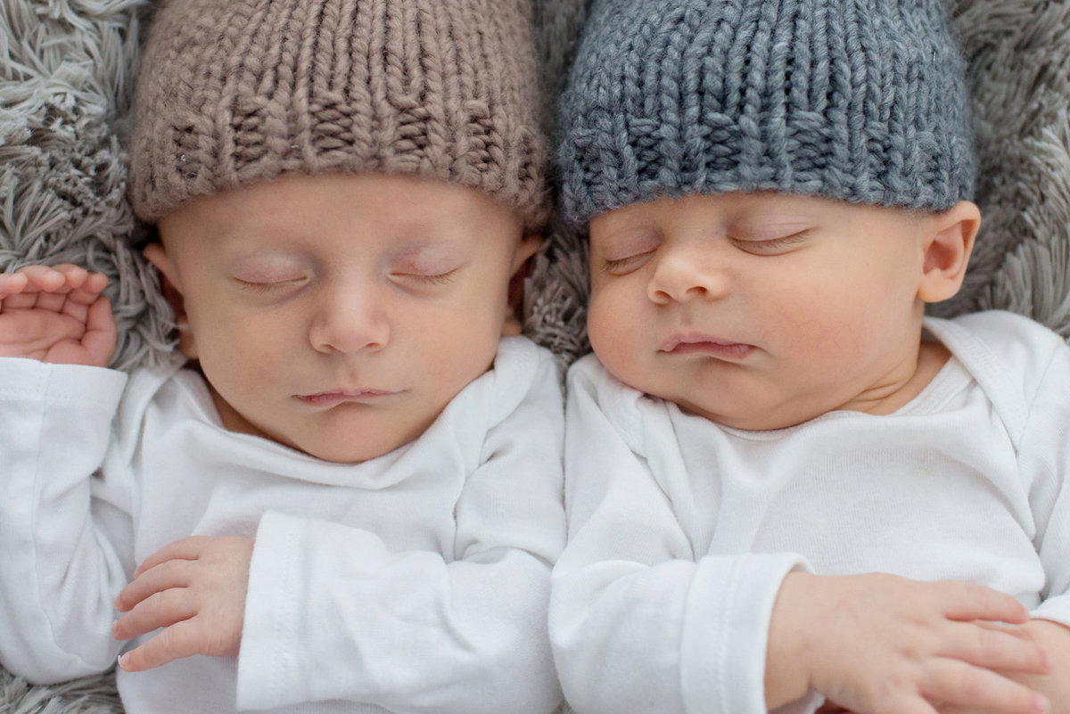 Wouk50-baby-twins-photos-home-st-louis-photographer