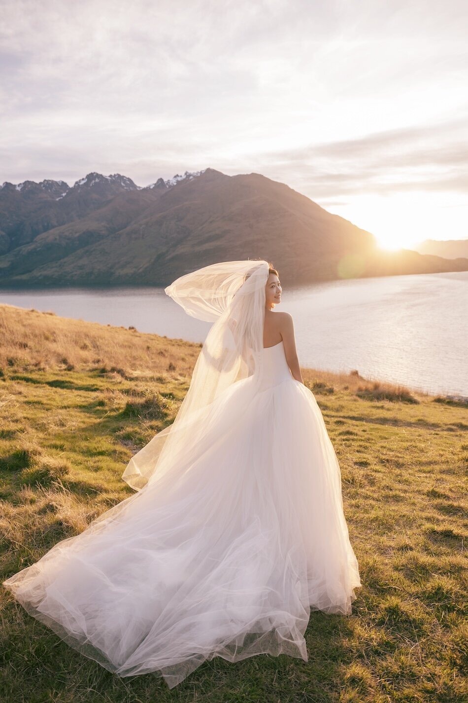 Helicopter wedding photoshoot, Dragon Fly Peak, Wanaka.