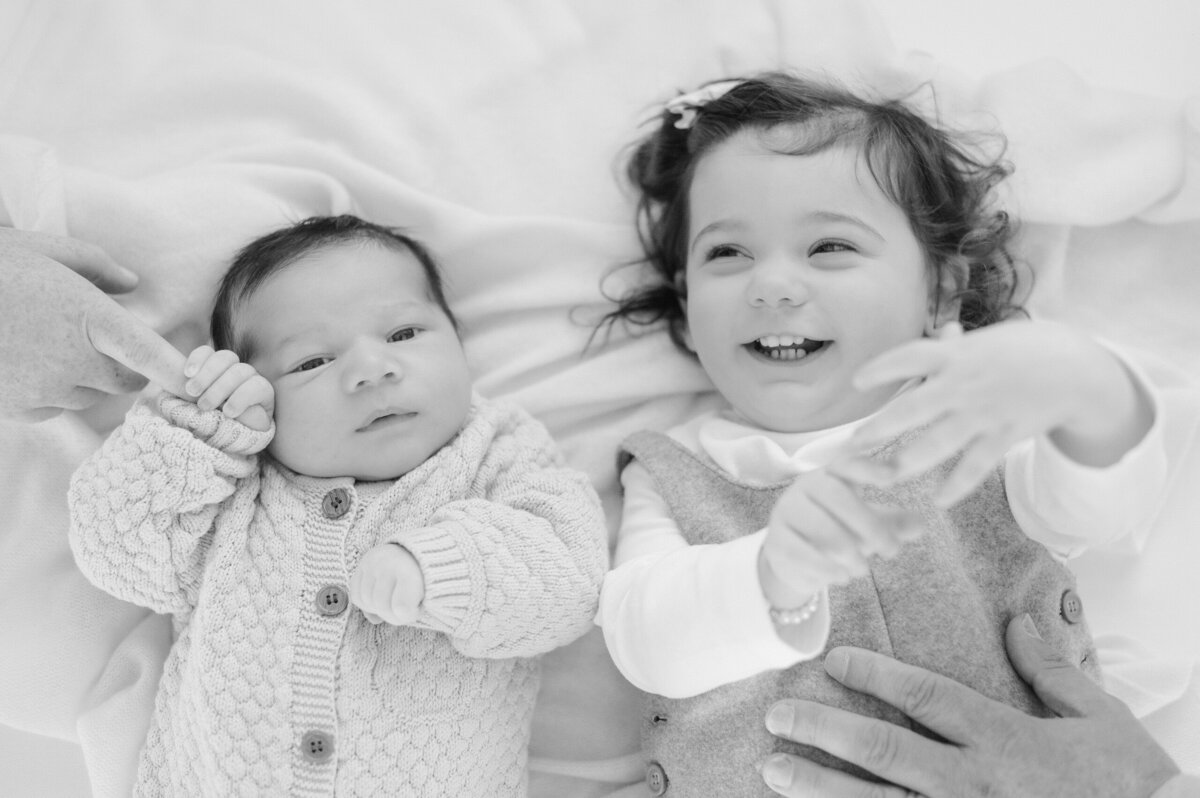 family-of-four-with-newborn-photos-by-miranda-suess-1634-2