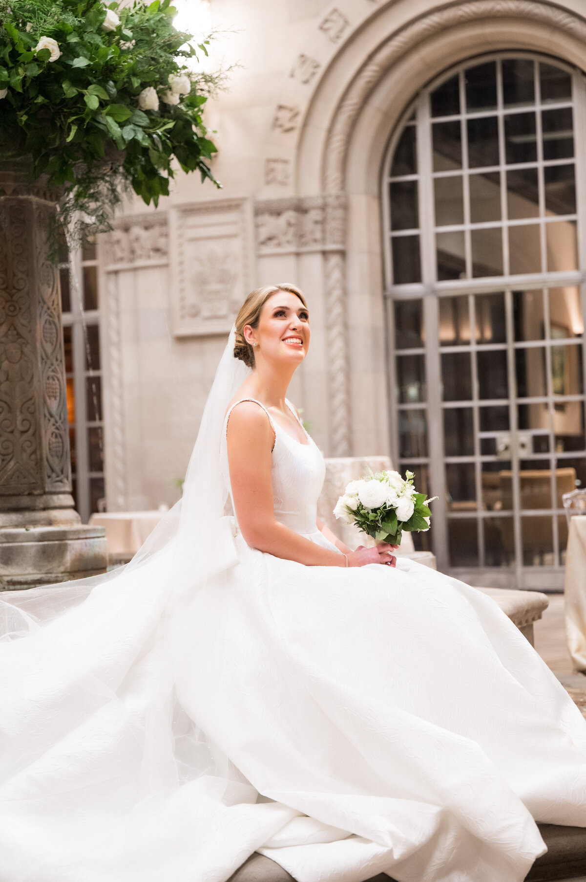 bride in the courtyard at duquesne club