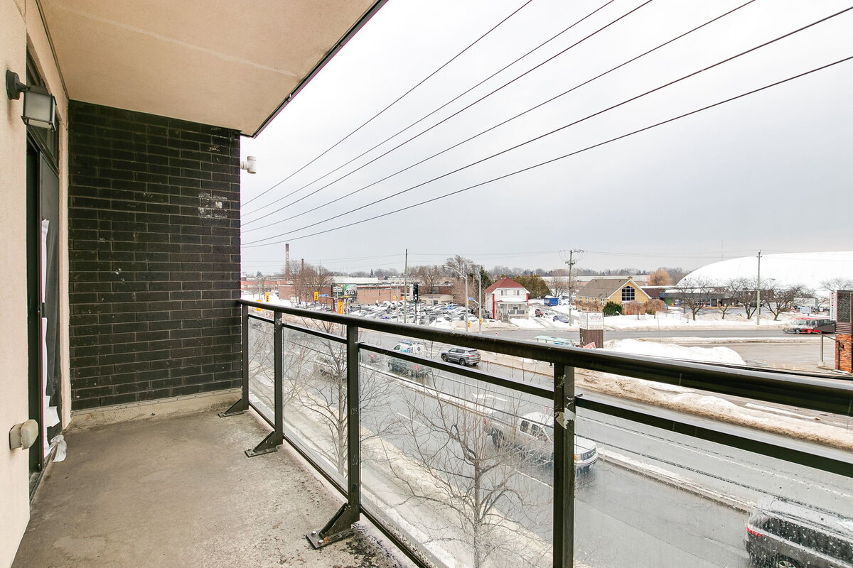 28-web-or-mls-47_001_Balcony