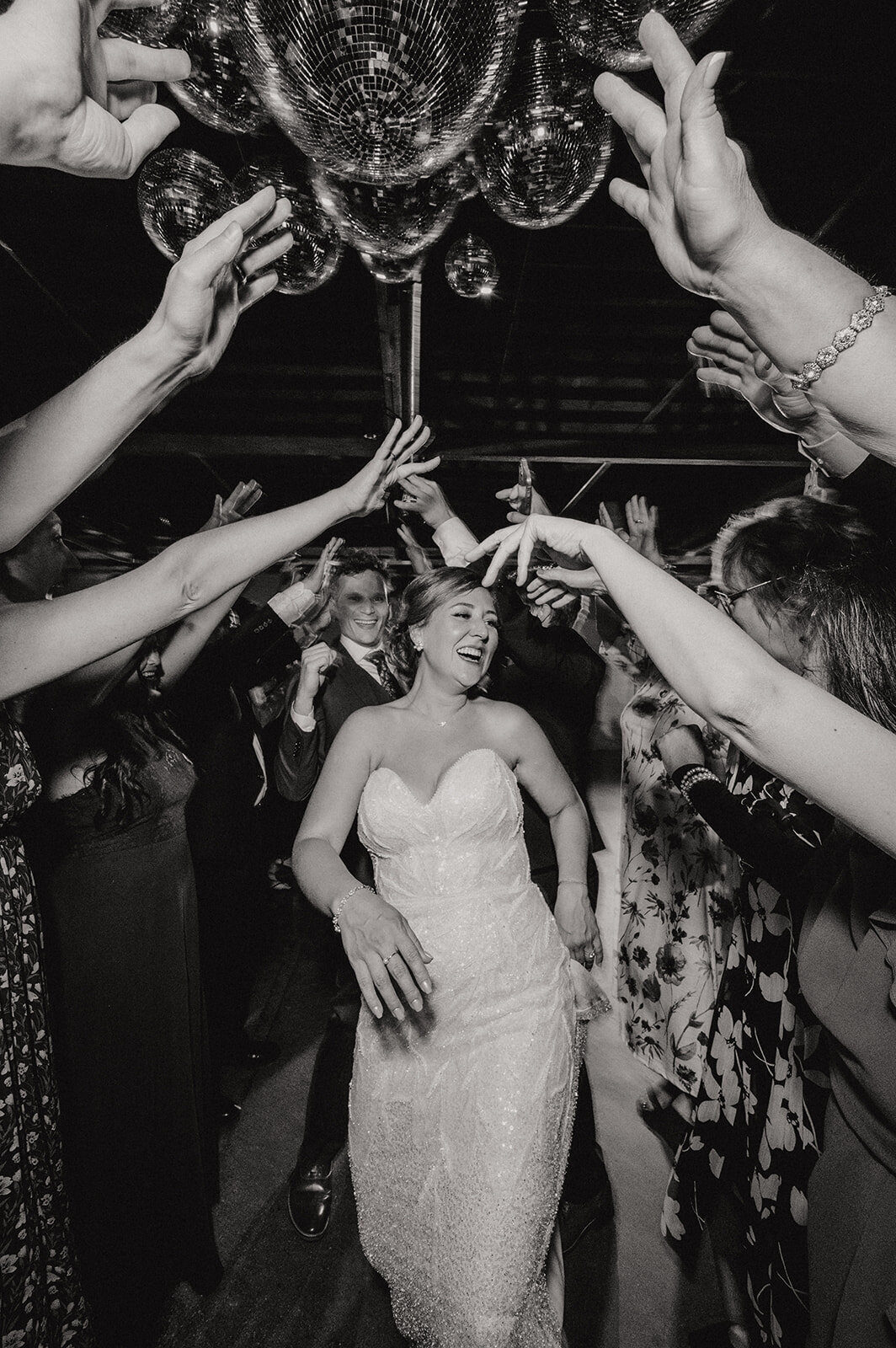 brittanydan-wedding-dancing-1053-Copy1_websize