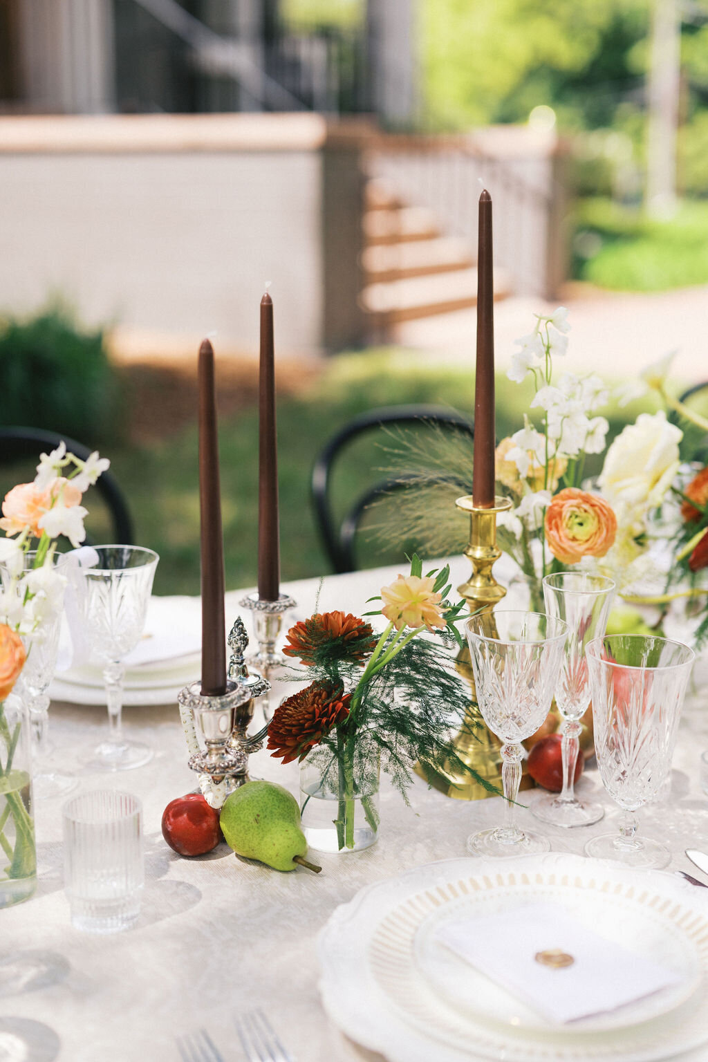 sophisticated fall floral table _Heights House Fall Wedding_Katie Stoltz_Photography