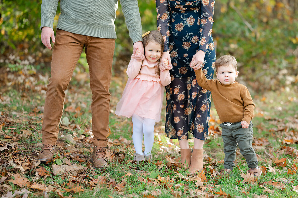 Family-Photos-at-Auer-Farm-Bloomfield-CT_0029