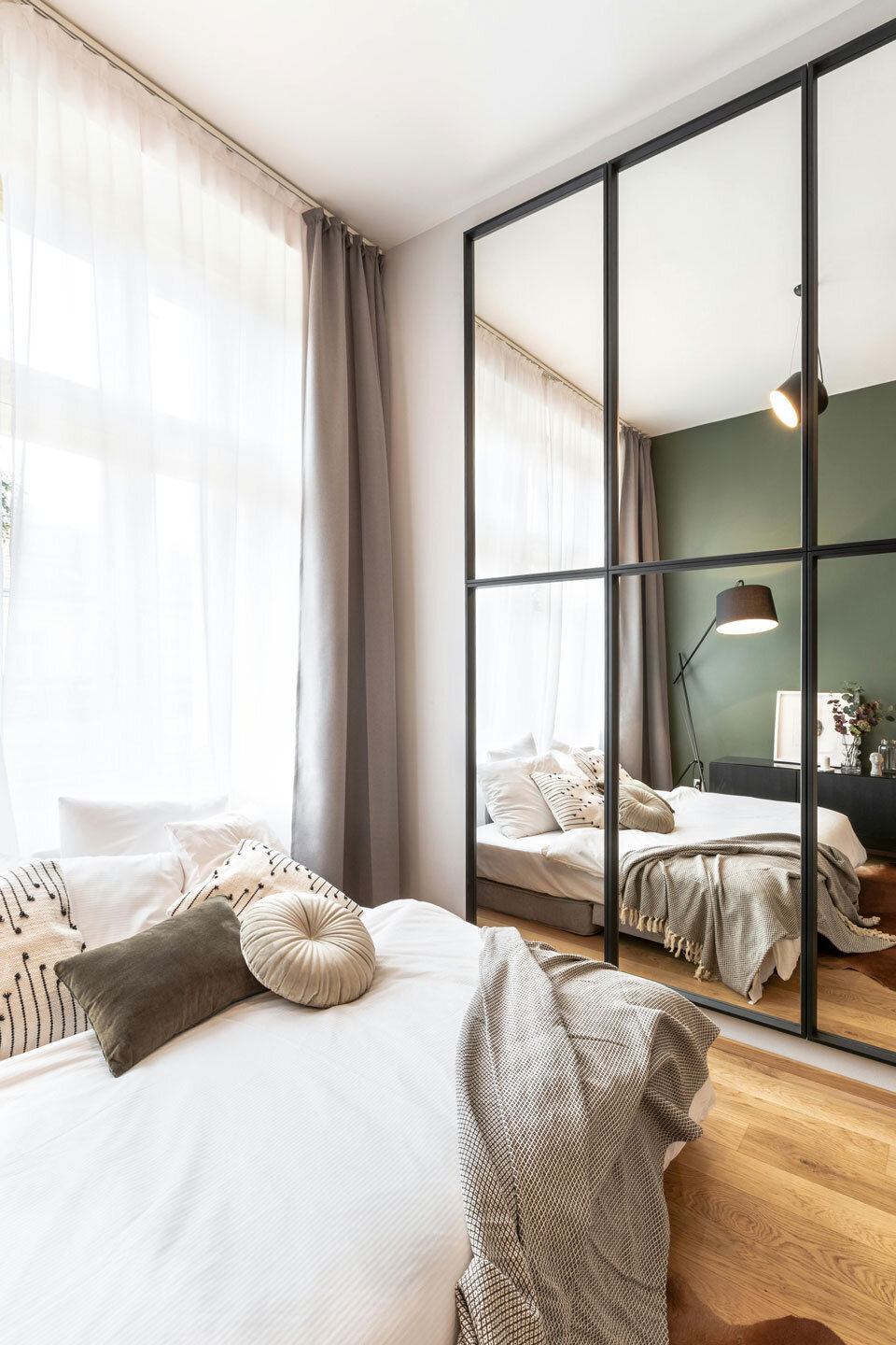 pexels-turnkey-apartments-1077810297-20604668