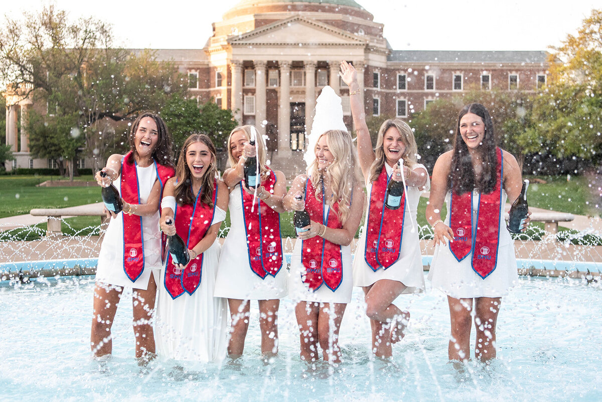 kam-smu-graduation-group-041025-148