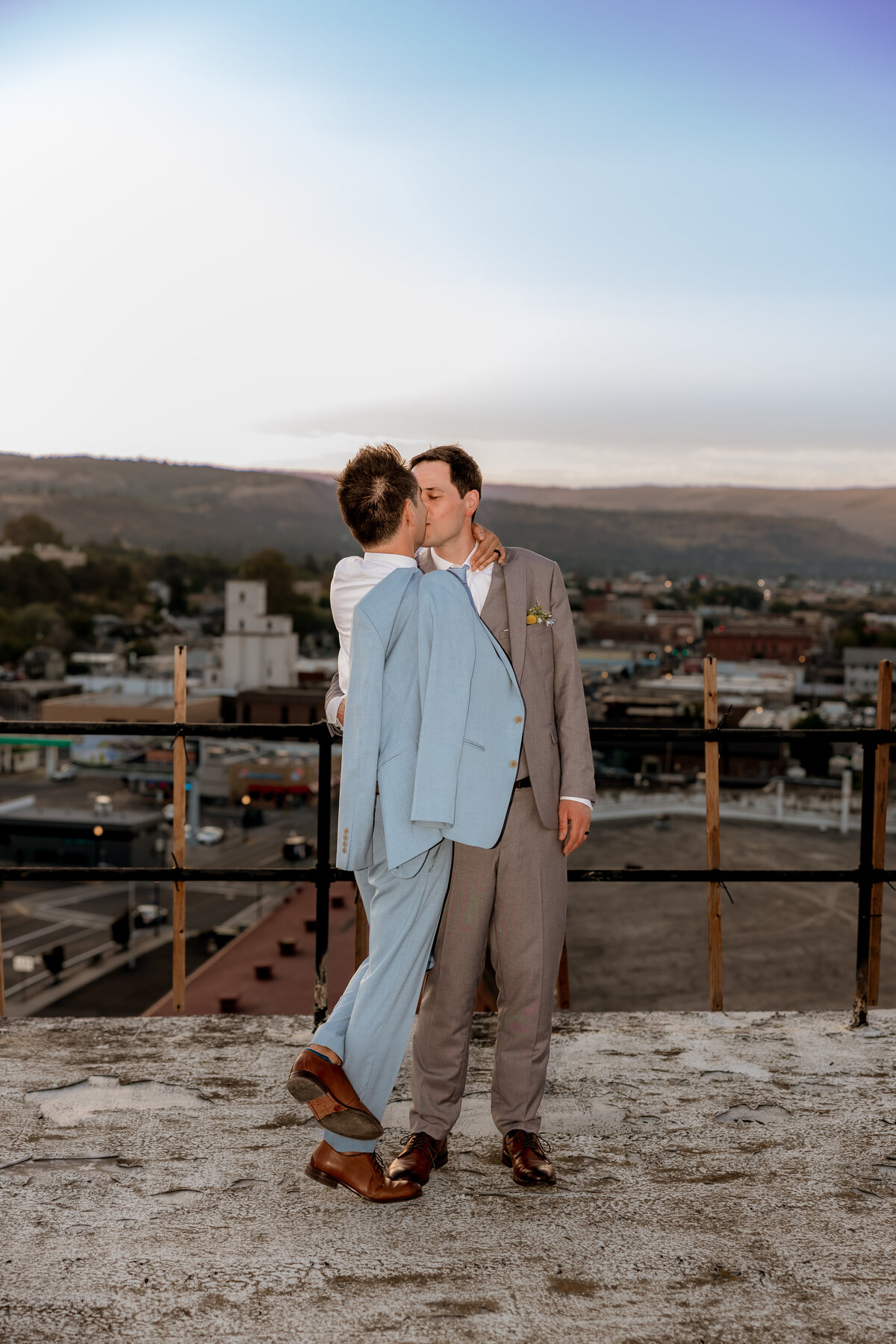 Columbia-Gorge-Wedding-Photographer.jpg