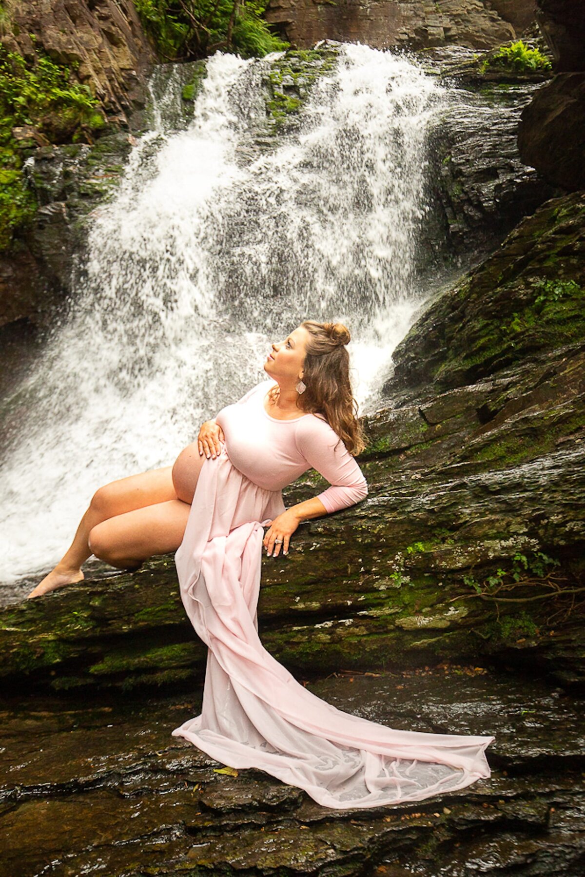 maternity-photography-hanging-rock-nc-waterfall
