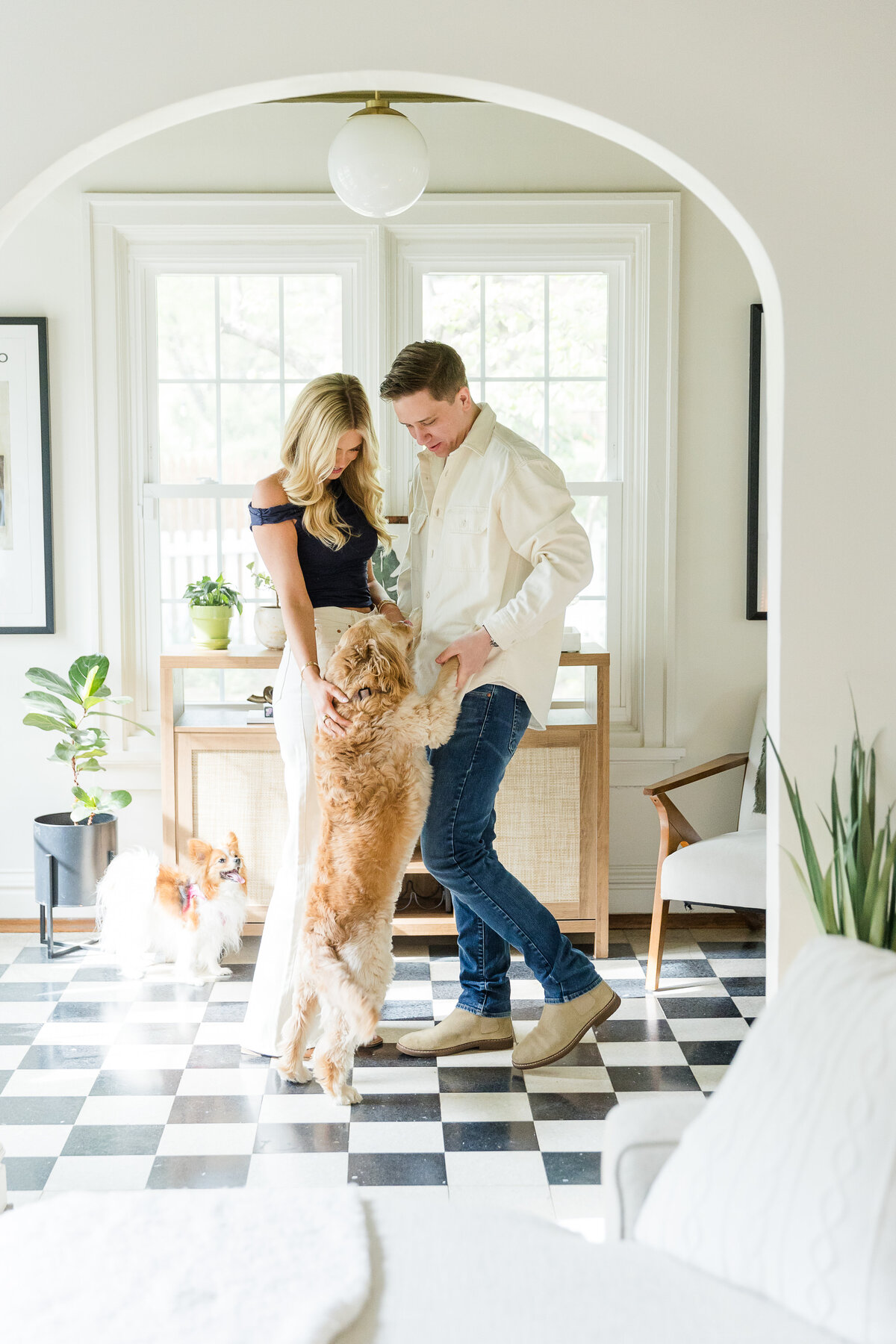isabel and zach engagement sneak peeks . Bella Faith Photography 01