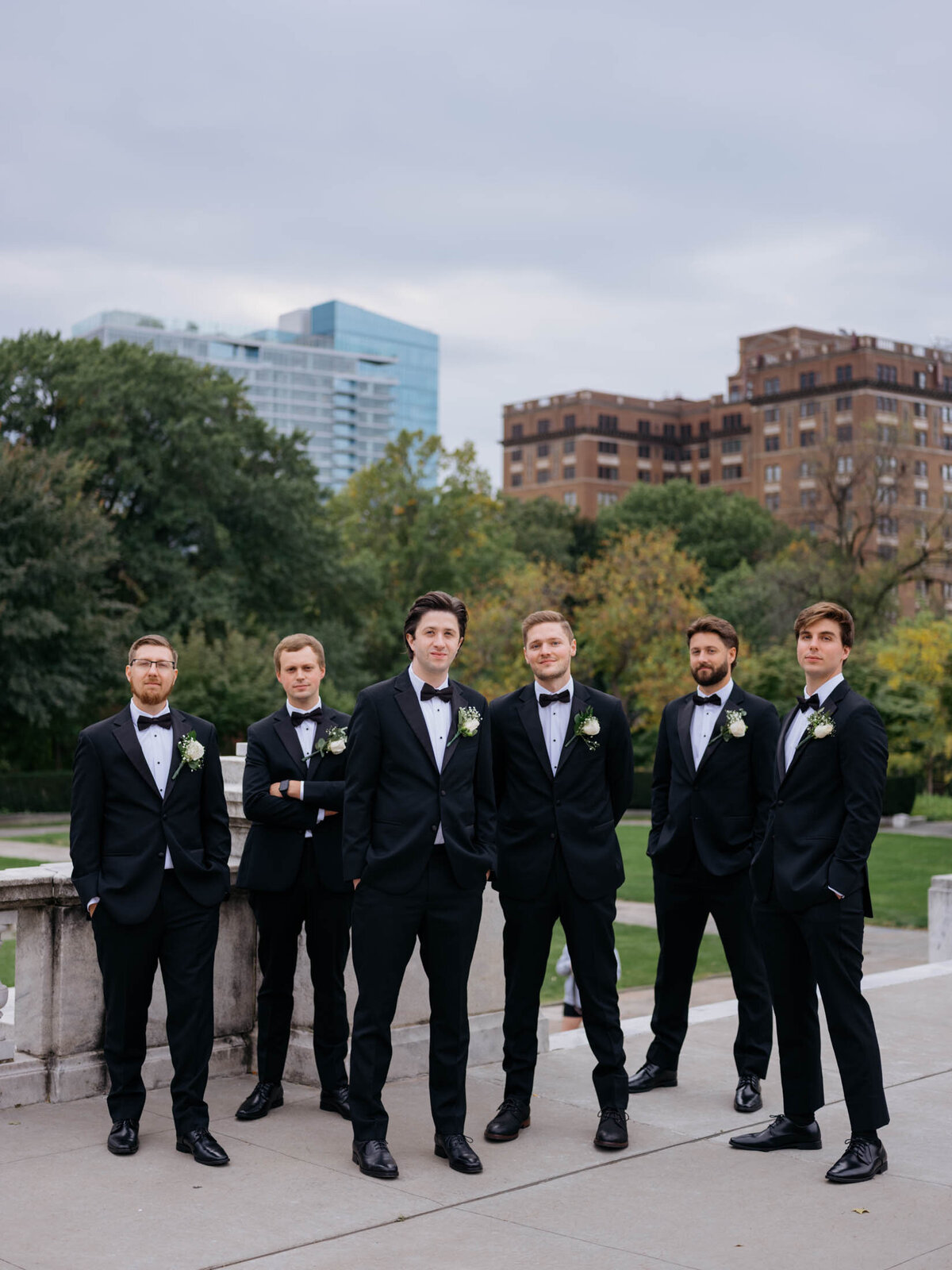 Wedding photos at Cleveland Art Museum