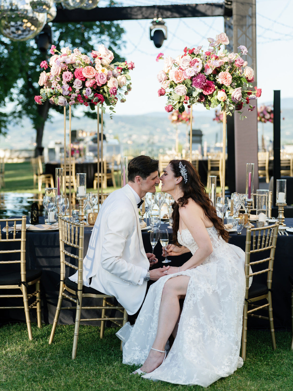 131-Villa-Corsini-Couple-Kissin-At-Reception