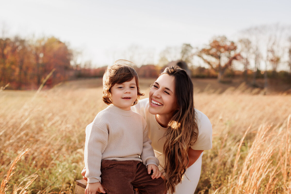 Best Motherhood photography NW Arkansas, motherhood portraits near me, mommy and me photography NW Arkansas