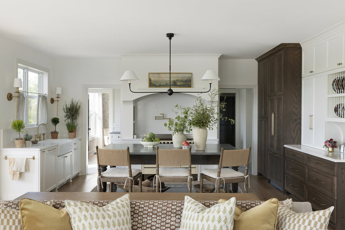 Davis Interiors_Compass Homes_Preserve Blvd_020_Stove