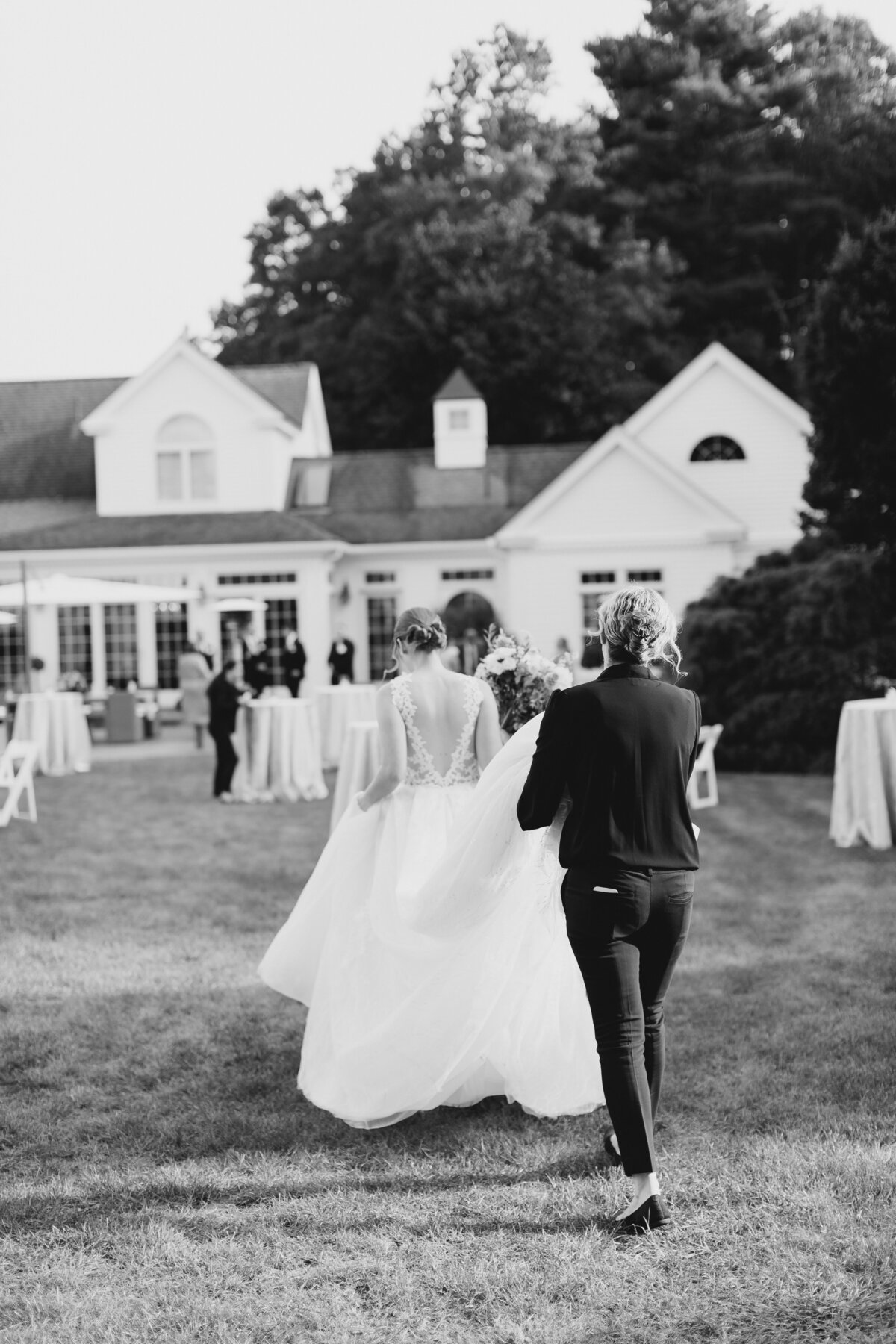 Liam-Victoria-Little Flower Farm-Hopkinton-MA-605