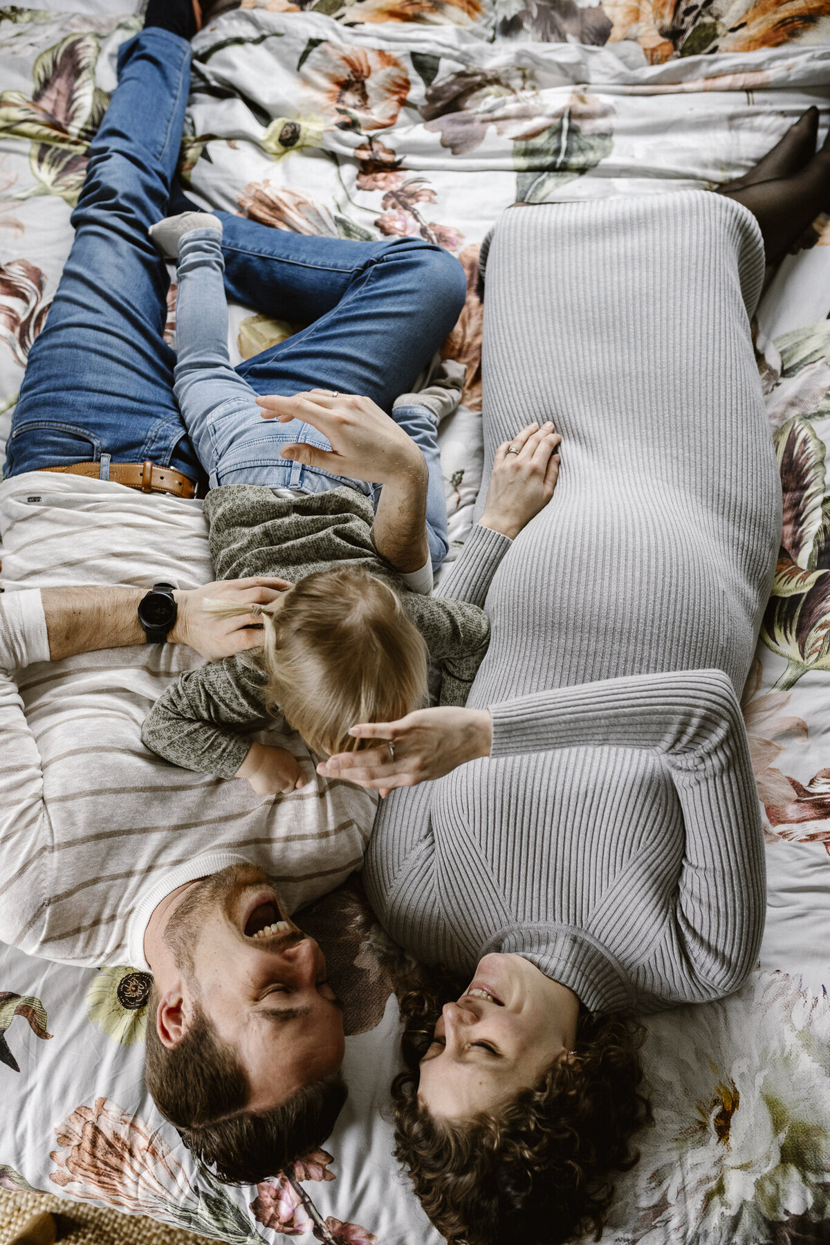 WEB - Amanda, Jesper & Livia Zwangerschapsshoot Lifestyle Homesession | Samantha Bosdijk Photography-32
