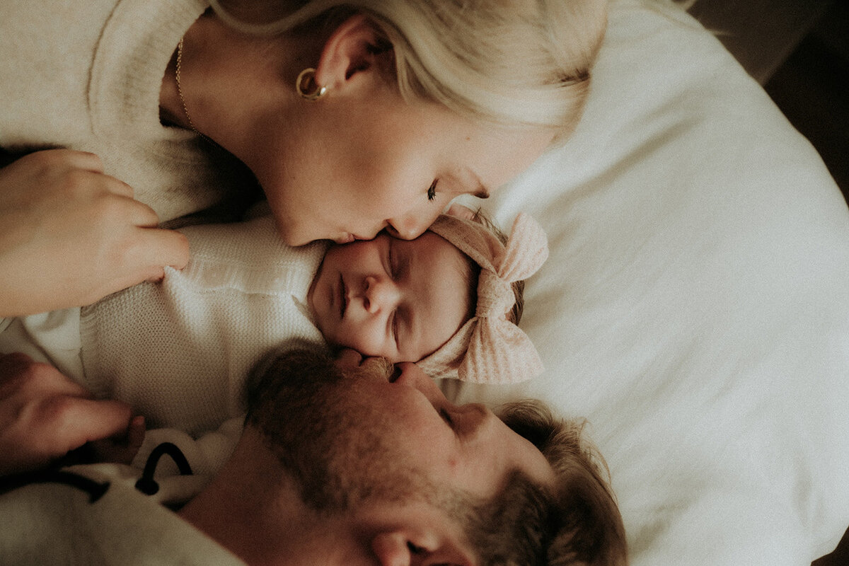 ZettelPhotography.DSC_6981-2_Cassidy+Trevor+Lilah_Newborn_0161-Copy1