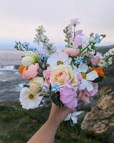 big-sur-elopement-floral-bouquet