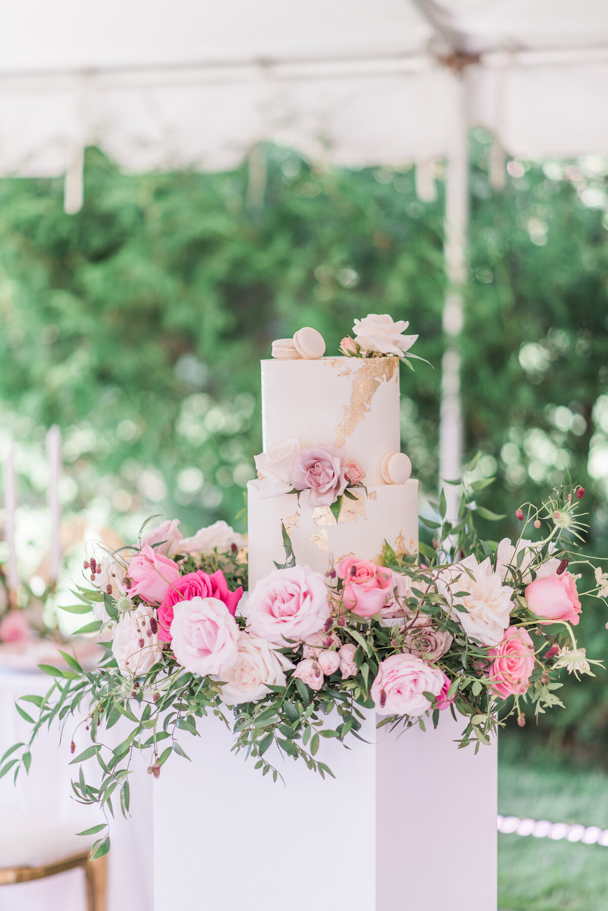 tented-backyard-estate-wedding-ottawa-lush-florals-pink-wedding-photography by emma-moe -signature