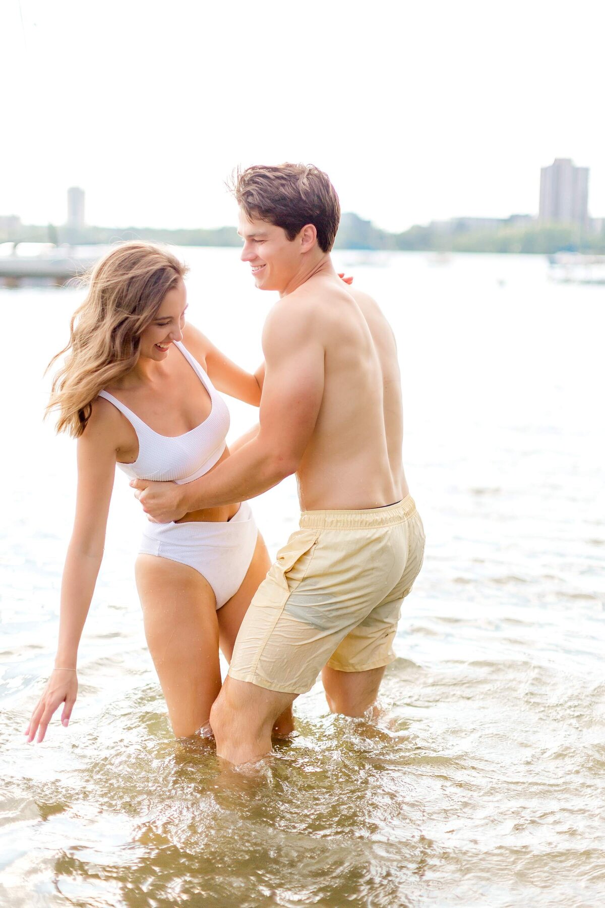 MN-best-photographer-wedding-engagement-near-me-alexandra-robyn-beach-engagement_0057
