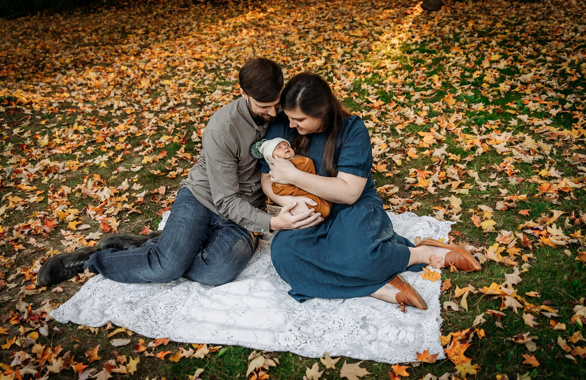 Buffalo NY WNY and Rochester NY newborn photographer styled and posed or lifestyle and natural newborn photography newfane ny newborn photogarpher wilson ny newborn photographer medina ny newborn photographer clarence ny newborn photographer lockport ny newborn photographer willilamsville ny newborn photographer east aurora ny newborn photographer lewiston ny newborn photographer