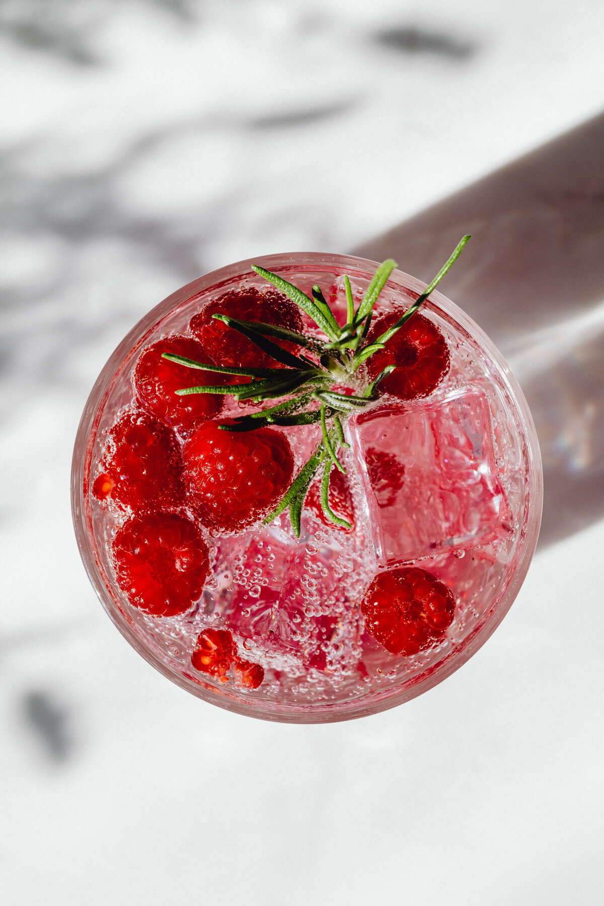 kaboompics_delicious-fresh-raspberries-23805