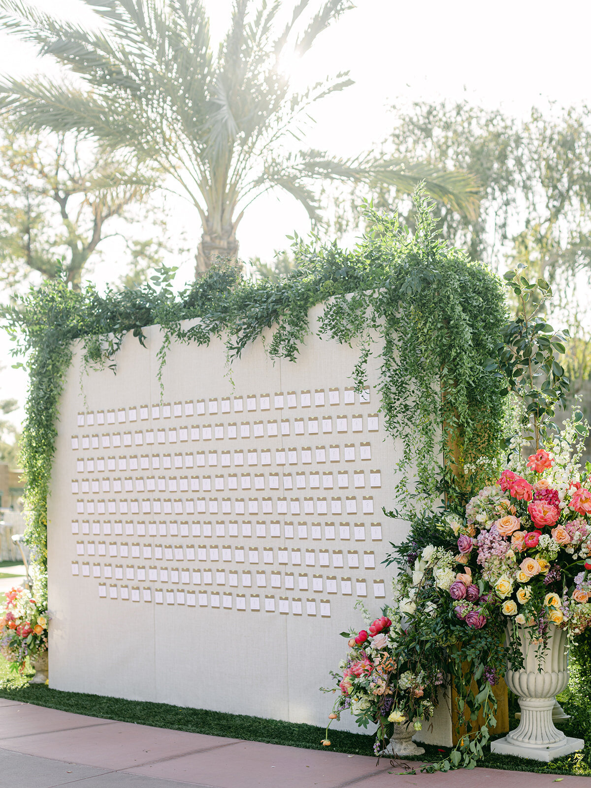 arizona-desert-garden-wedding-seating-display