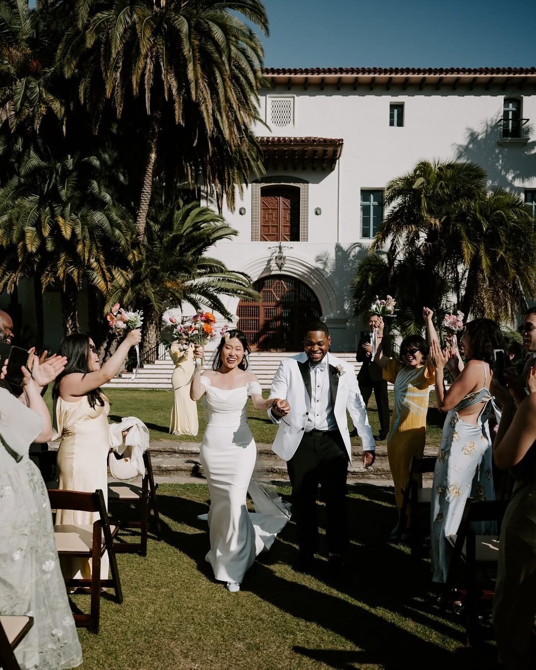 05.09.25   the most perfect, sunny day in Santa Barbara Planning   @sageandslateweddings Photography   @angiejustshootme Flowers   @twowhimsicalflorists Music   @jasonsulkinmusic Venue   @lapalomasb Dress   @forlovebridal (1)