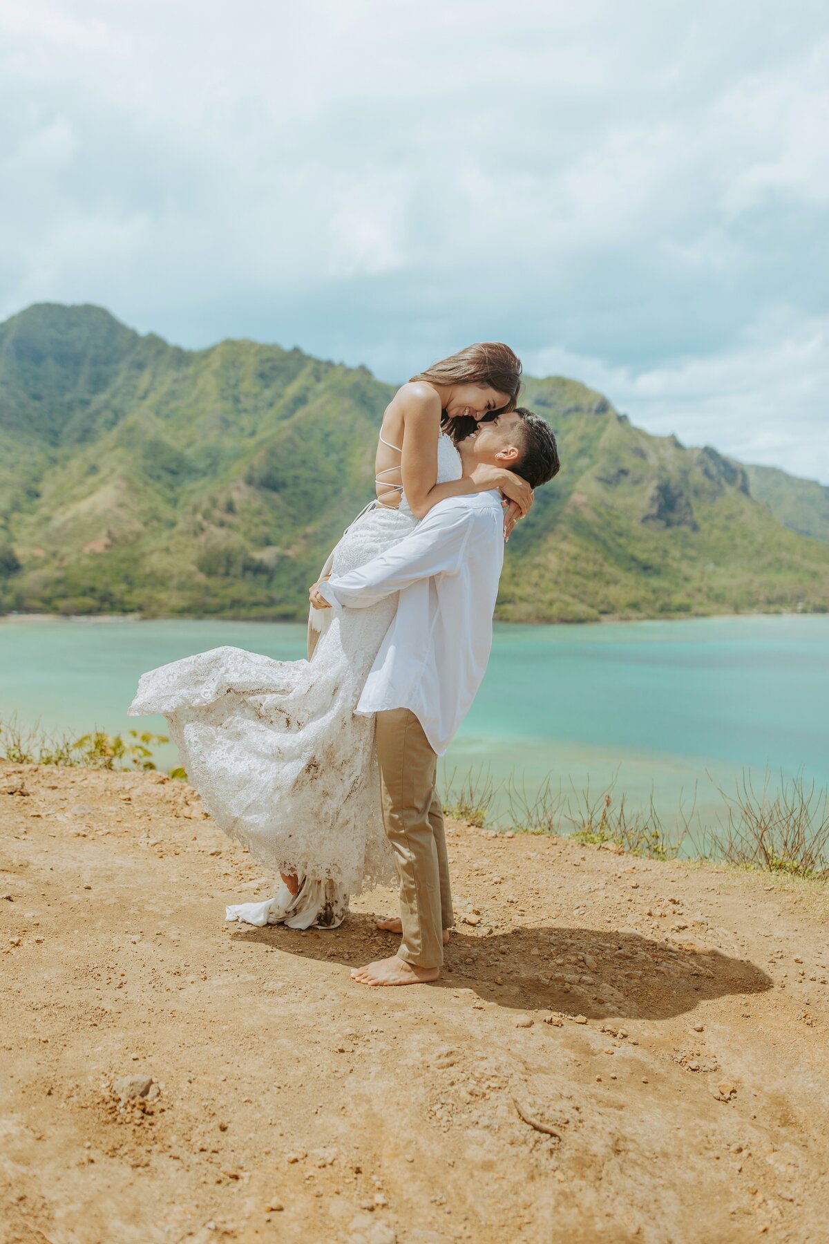 Oahu Elopement Photographer