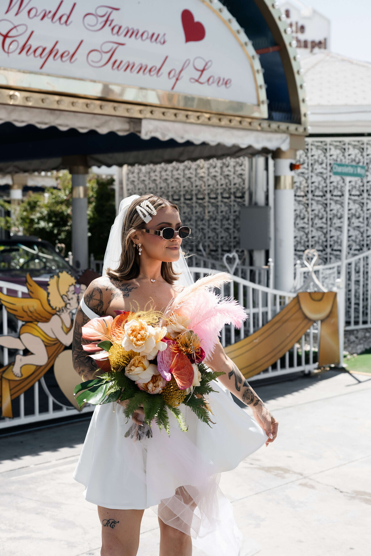 37_riskyexposure_sasha-andy_las-vegas-elopement-photography