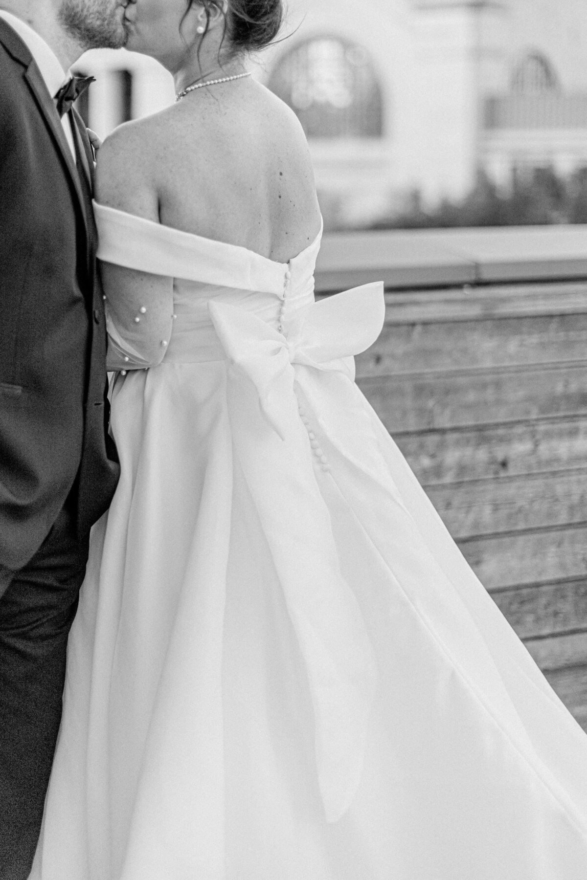 1280 Pascale and Nicolas NAC OBorn Room Wedding Downtown_Ottawa_Photography by Emma