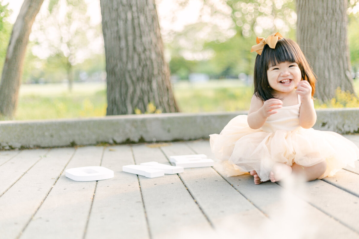 1st birthday photography session lifestyle  Dayton Ohio in park Photographer