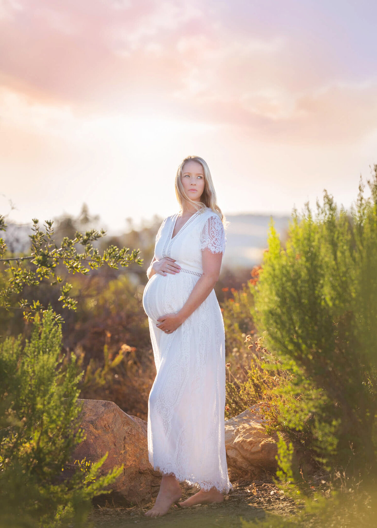Maternity session with mom to be at sunset in the park by Los Angeles Maternity Photographer Elsie Rose Photography