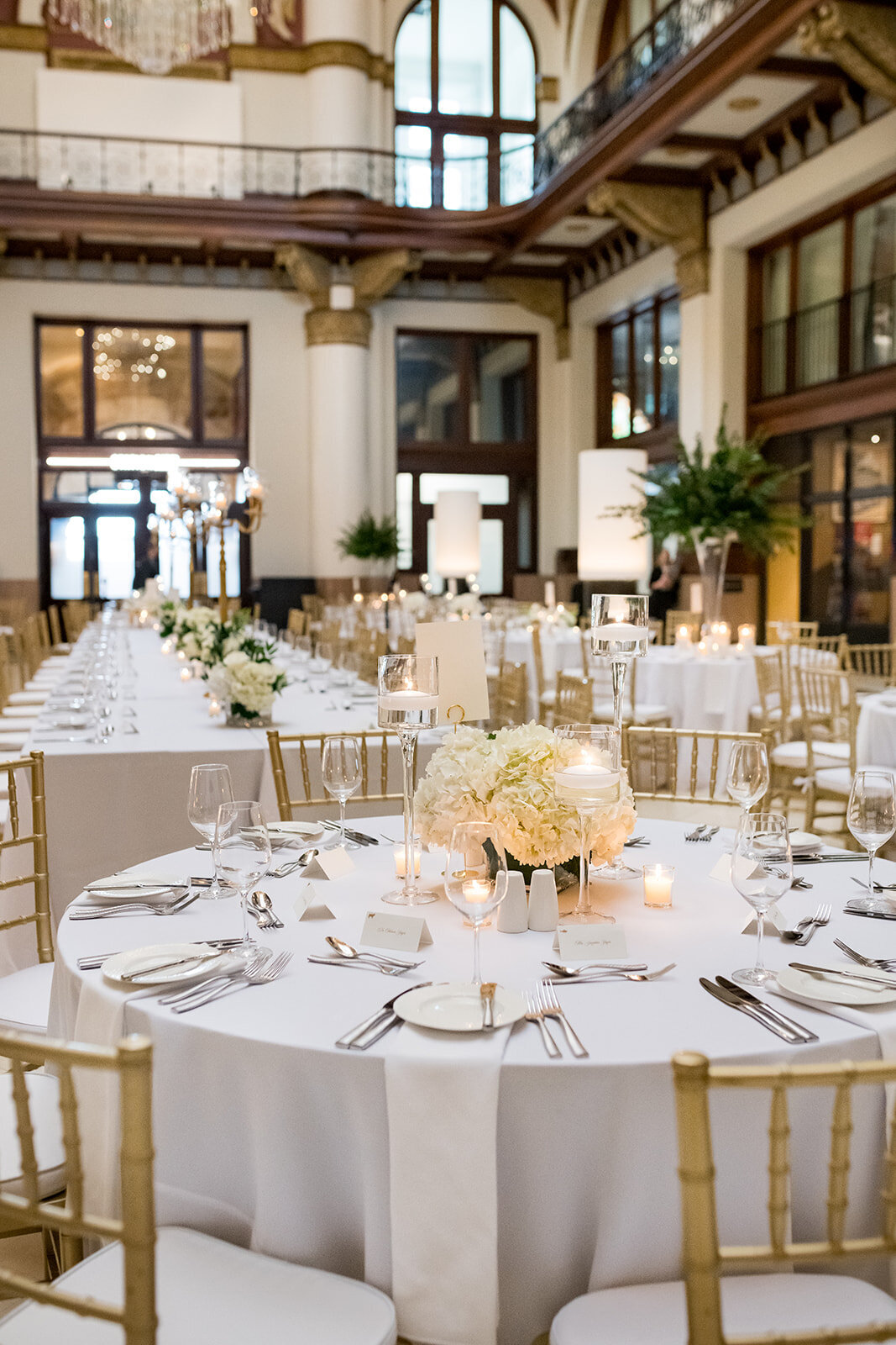 Ed and Aileen Photography Chicago Illinois Digital Film Wedding Engagement Photographers Destination Union Station Nashville44