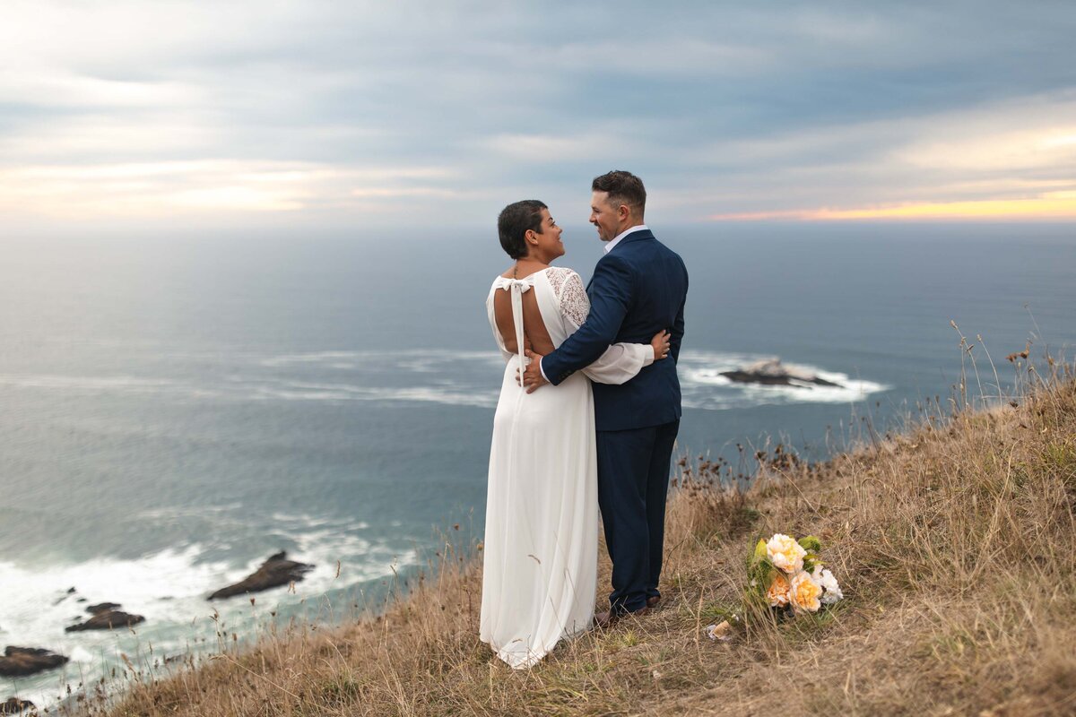 gods-thumb-elopement-oregon-coast-hike-41