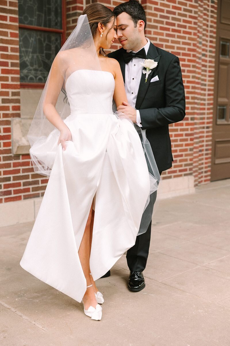 bride-and-groom-portrait-st-benedicts-church-evansville21