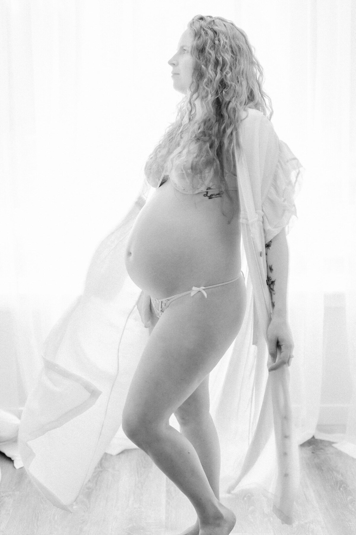 intimate-maternity-boudoir-session-102