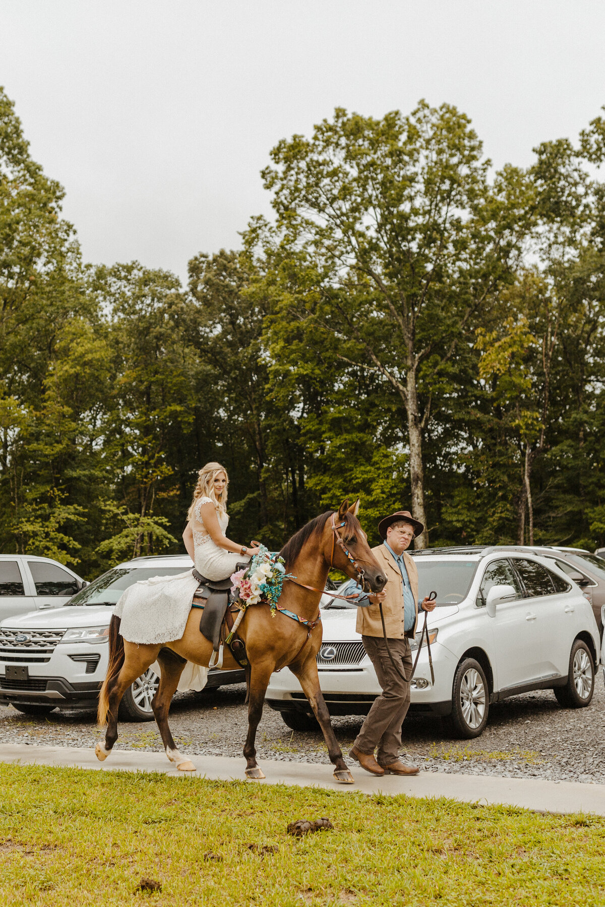 colorado-wedding-photographer-in-soddy-daisy-tennessee-at-mountain-heights-venue-near-nashville-horse-dog-lake-barn-184
